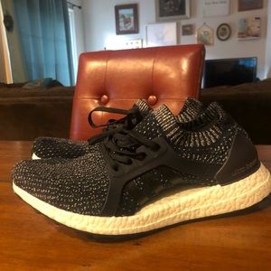 Adidas Ultra Boost X - women’s sz 9 - Navy